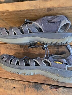 Keen Strappy Grey Sandals "Whisper" Ladies 7 Closed Toe Waterproof